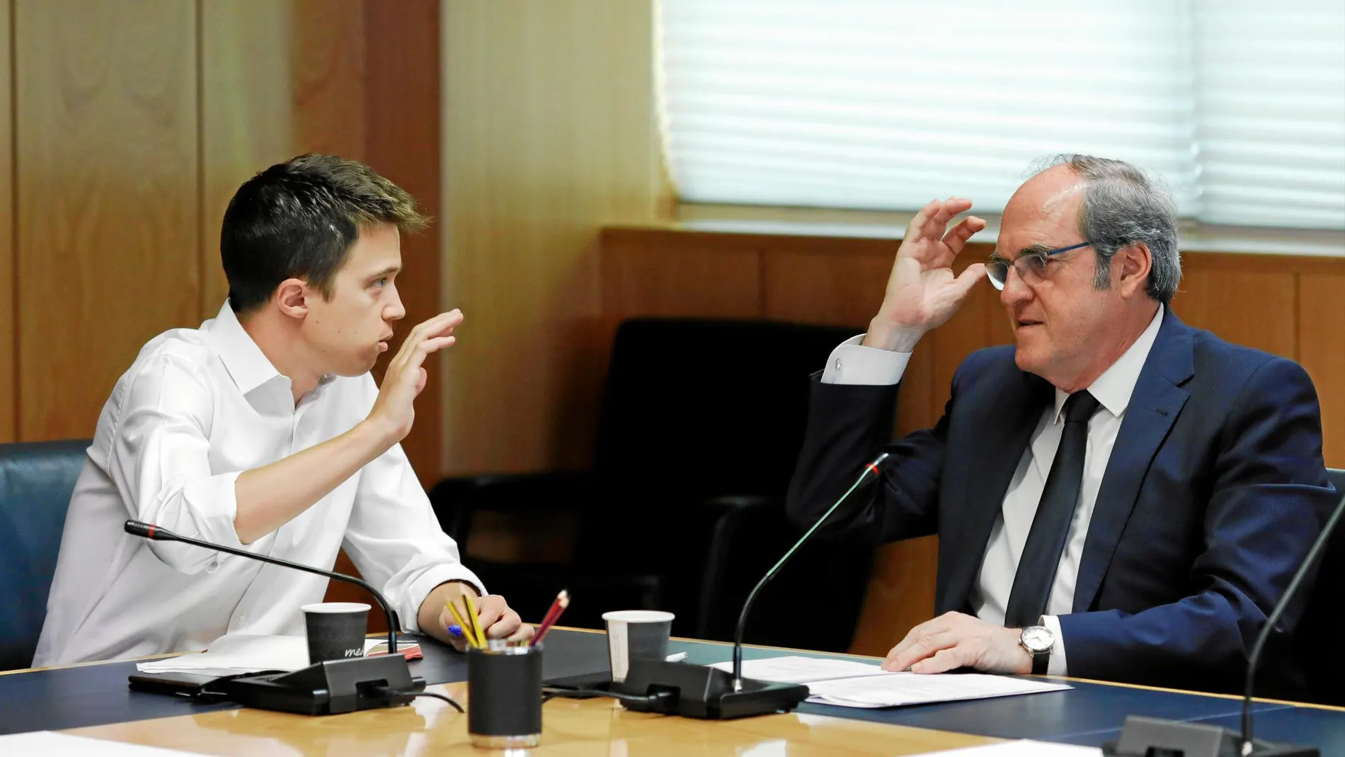 Íñigo Errejón y Ángel Gabilondo, que reunieron ayer en la Asamblea de Madrid, piden a Aguado que forme parte de un gobierno «progresista». Foto: Gonzalo Pérez