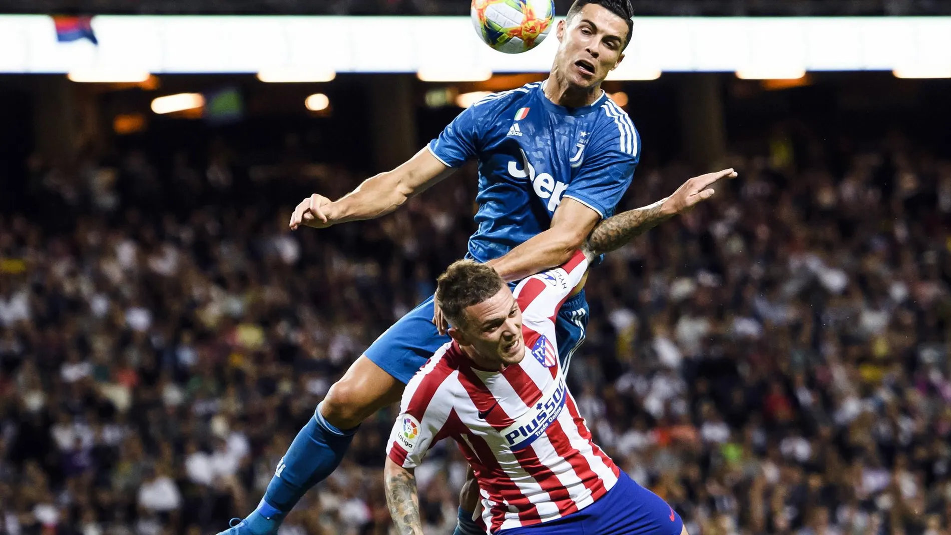 Ronaldo pugna con Trippier en el Atlético-Juventus