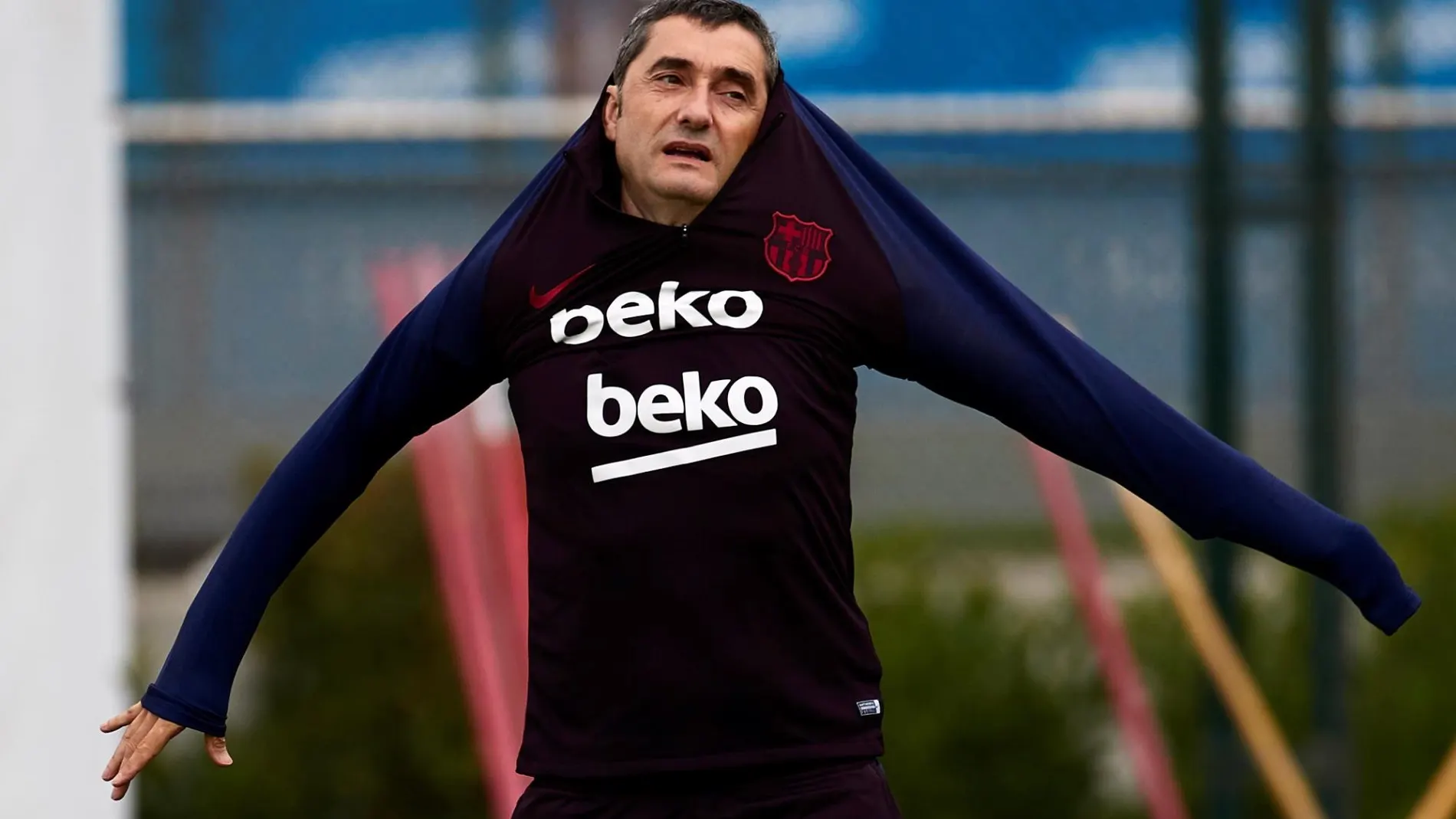 Ernesto Valverde, en un entrenamiento del Barcelona