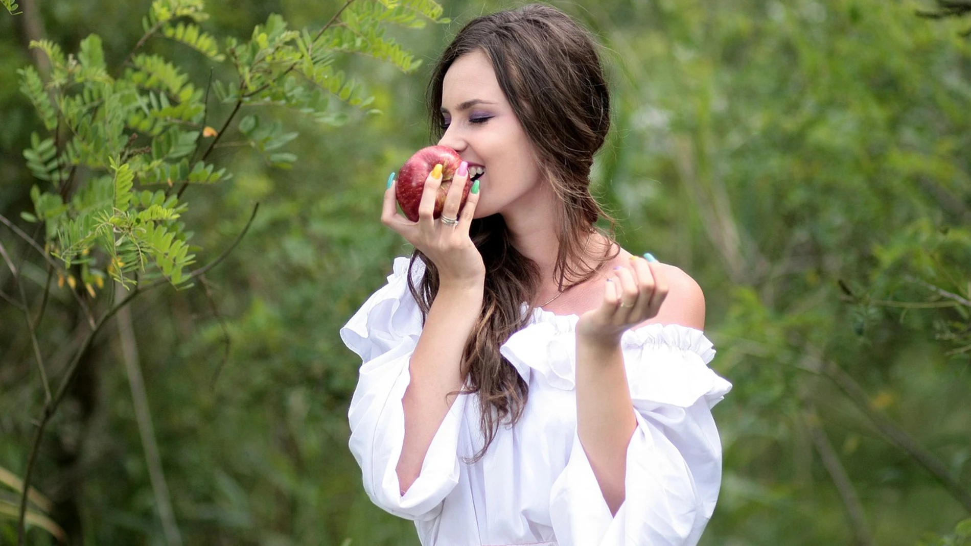 La manzana es un potente saciante y contiene mucha fibra