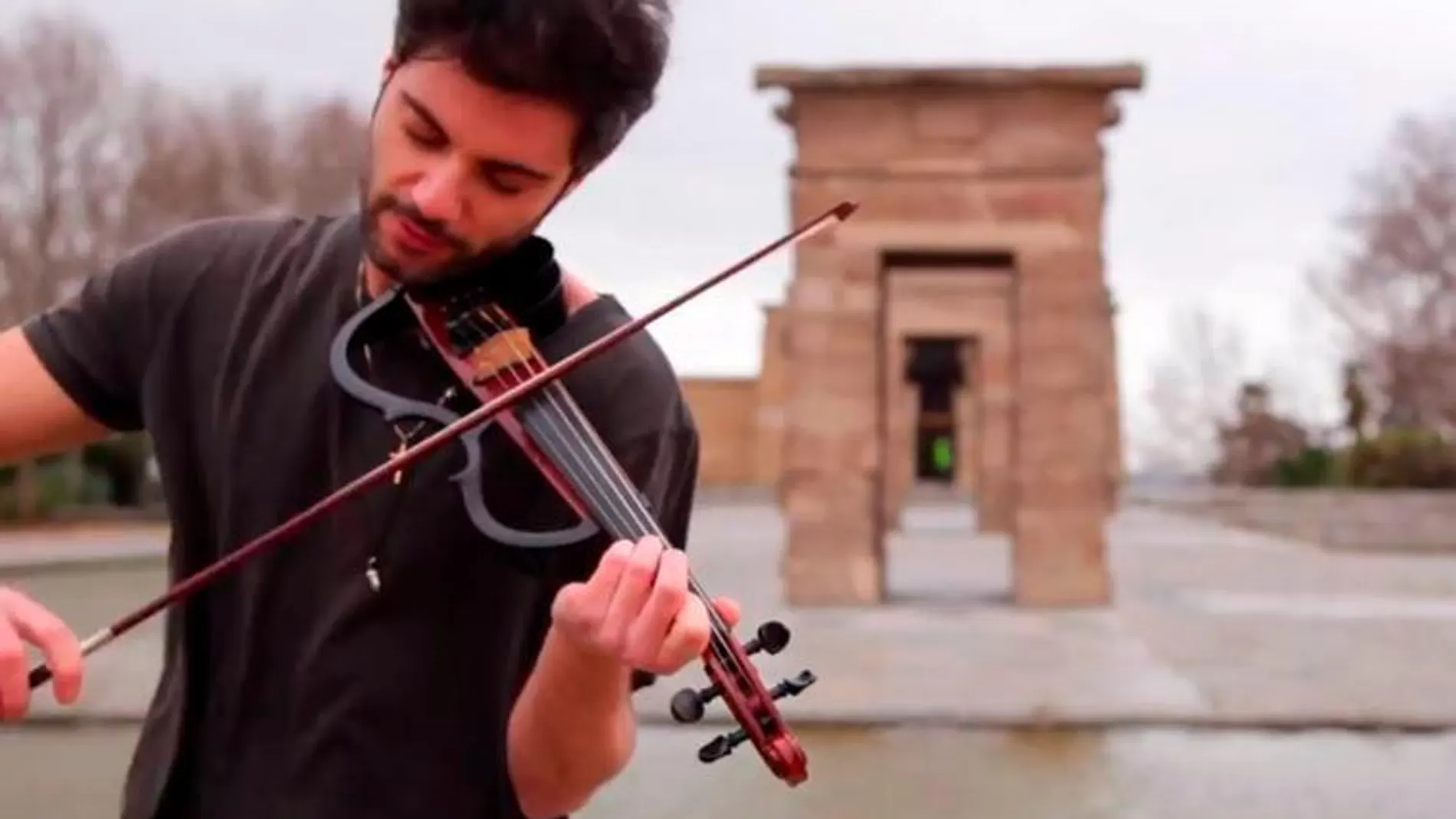 José Asunción, con su violín eléctrico, se hizo viral en 2017 con la versión de ‘Despacito’ de Luis Fonsi y Daddy Yankee