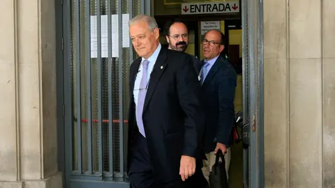 Ángel Ojeda, ex consejero de Hacienda de la Junta de Andalucía, a su salida de los juzgados / Foto: Manuel Olmedo