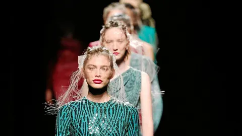 La colección «Arrecifes» de Miguel Marinero está inspirada en el mar y sus colores. Foto: Gtres