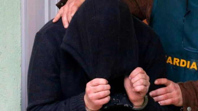 Efectivos de la UCO trasladan a José Enrique Abuín, conocido como "el chicle". EFE/Lavandeira jr.