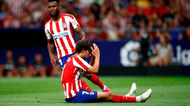 Joao Félix se lamenta tras fallar una ocasión con el Atleti