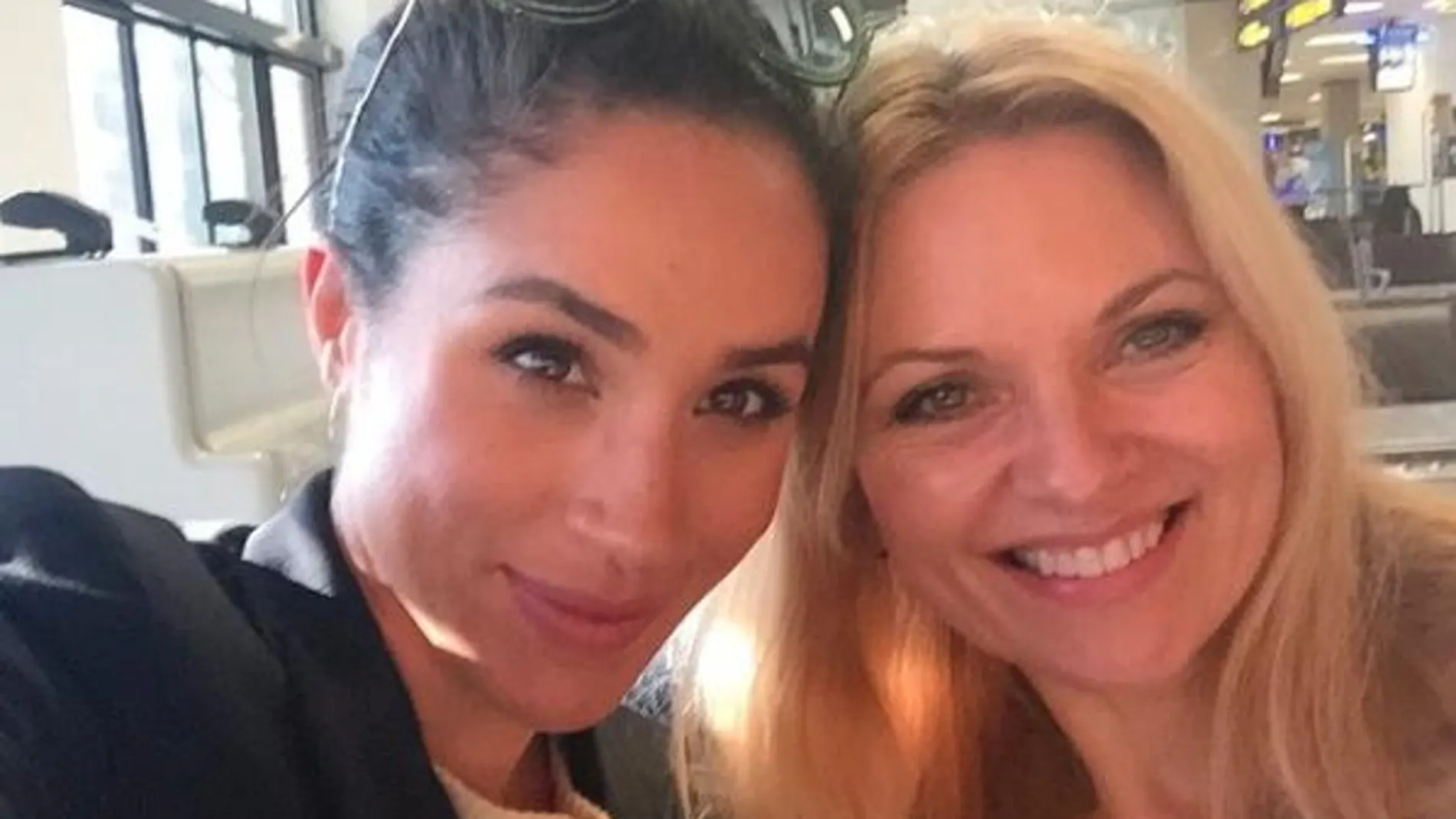 Meghan Markle y Gina Nelthorpe-Cowne/Foto: @ginakrugco