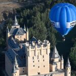 Una veintena de globos aerostáticos surcan los cielos de Segovia en el primer vuelo del II Festival Accesible, que se desarrolla hasta el domingo