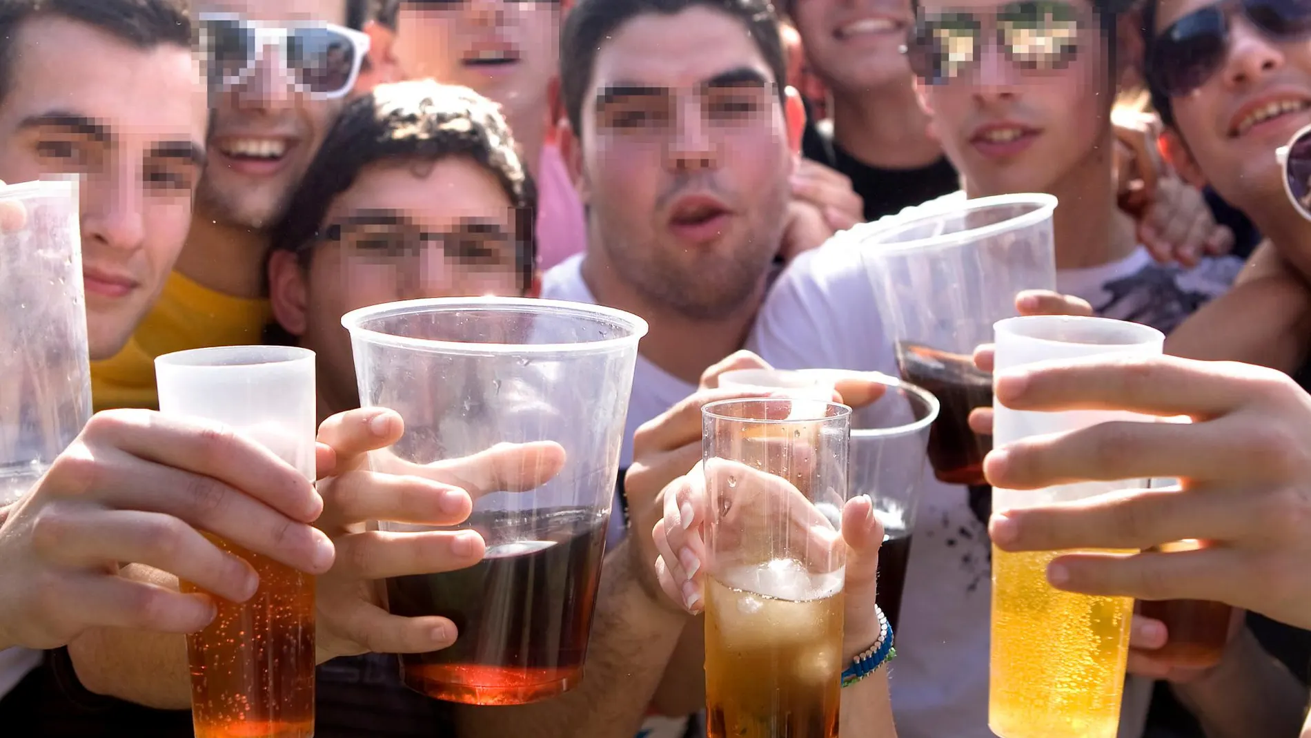 La exposición adolescente al alcohol inhibe el nacimiento de nuevas neuronas en el hipocampo/Efe