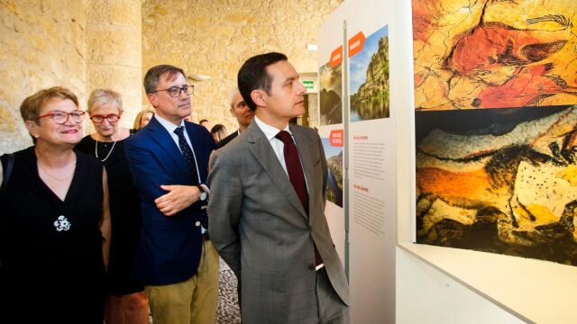 El viceconsejero de Cultura, Raúl Fernández, inaugura la muestra