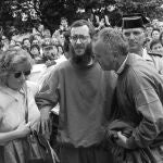 Ortega Lara tras ser liberado por la Guardia Civil el 1 julio de 1997. (AP Photo/El Mundo, Tono Gallego)