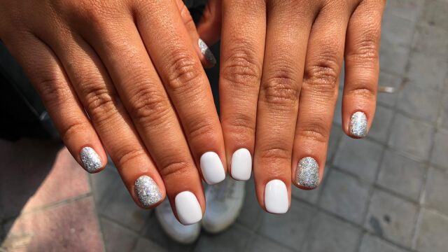 Aitana tiene esa versión de la manicura blanca que querrás para acabar el verano