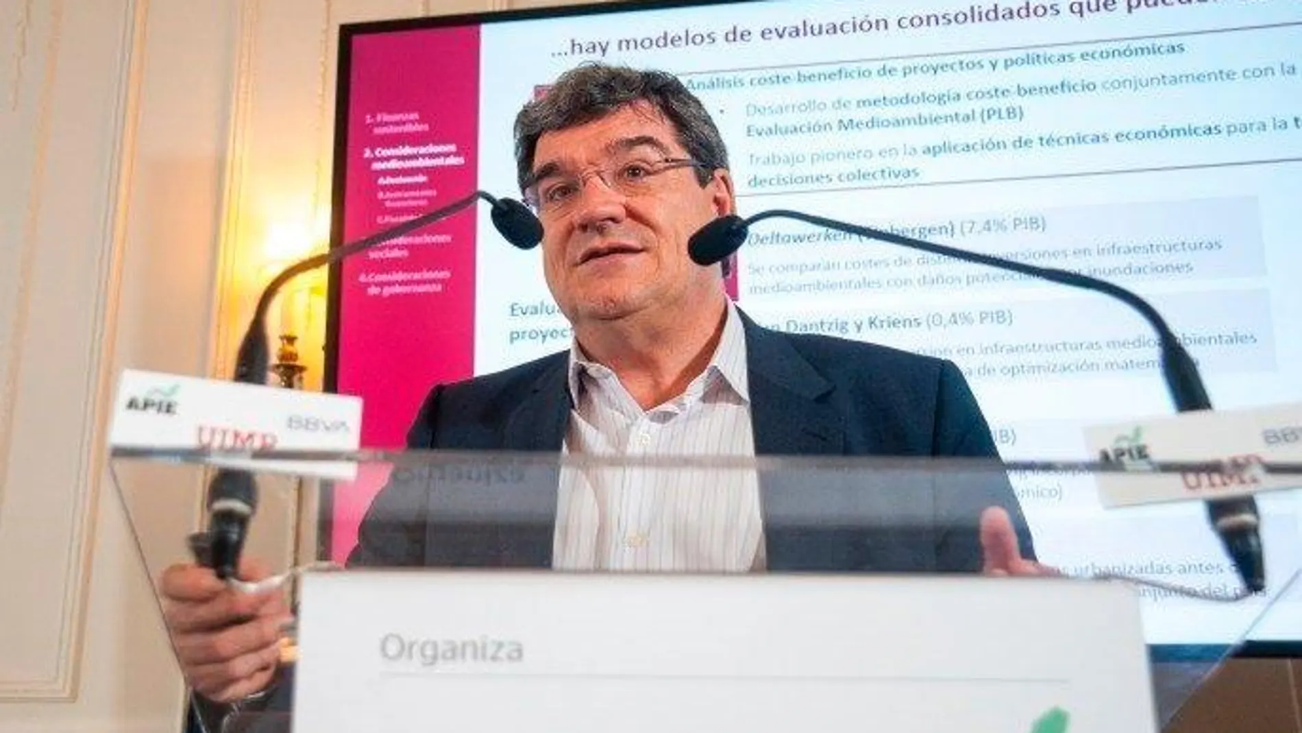 El presidente de AIREF, José Luis Escrivá