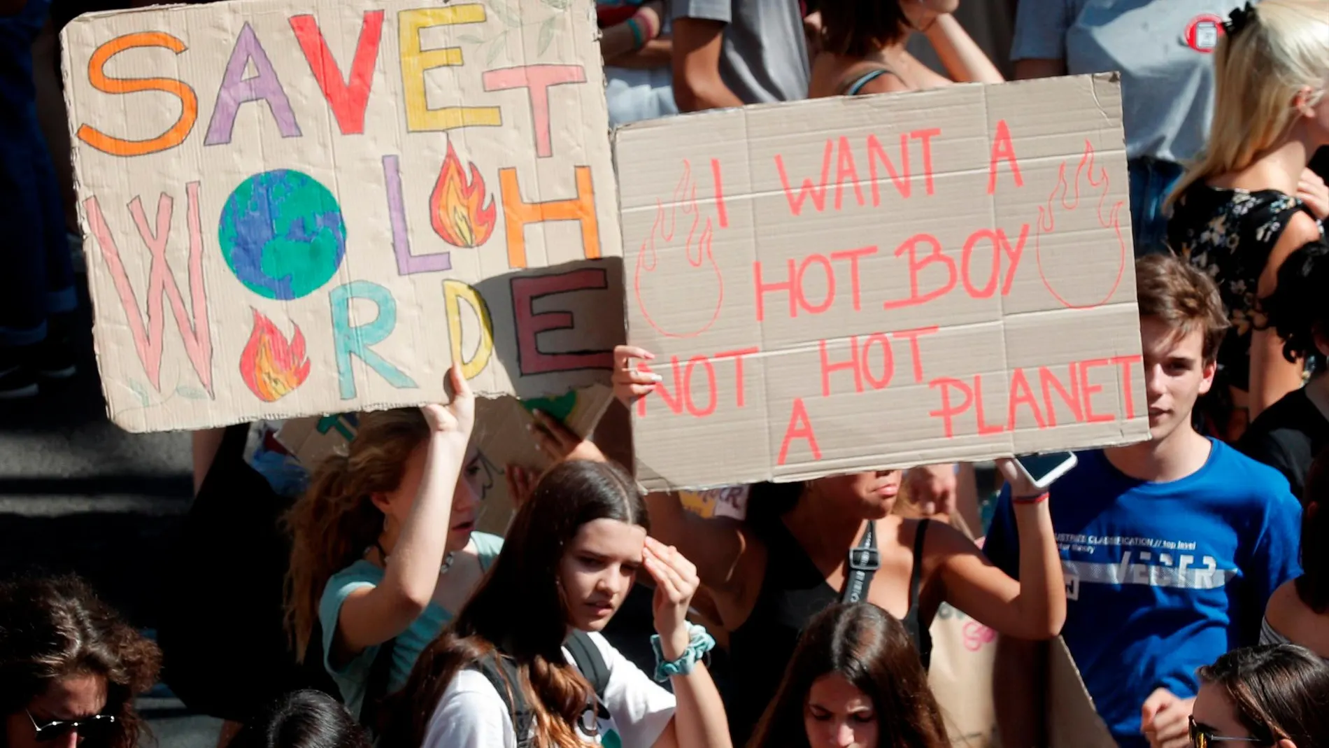 Miles de jóvenes se manifiestan en Madrid contra el cambio climático