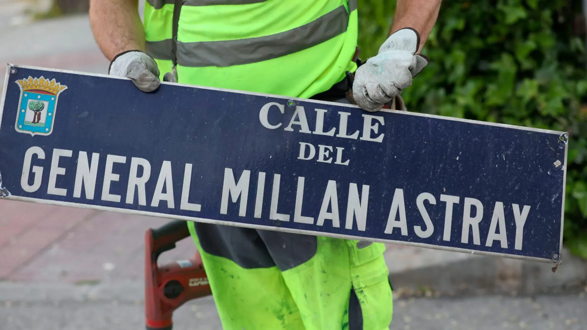 La placa con el nombre de la calle dedicada a Millán Astray fue retirada en abril del 2019