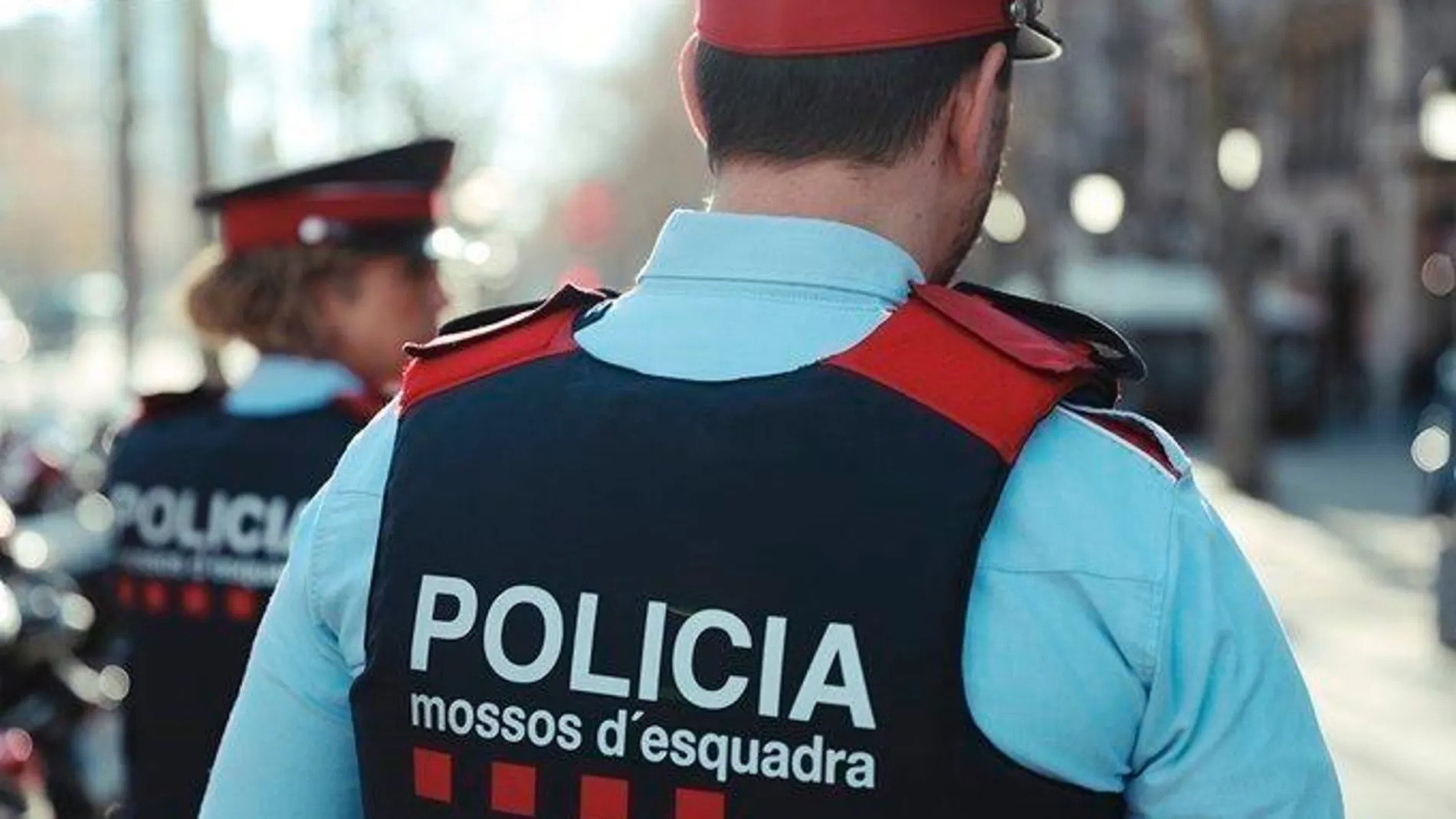 Una patrulla mixta de los Mossos d'Esquadra