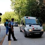 Los cuatro hombres detenidos en relación con la violación grupal de una menor en Manresa (Barcelona) a su llegada en furgón a los juzgados de Manresa donde han pasado a disposición judicial