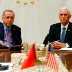 Pence y Erdogan en el Palacio de Ankara