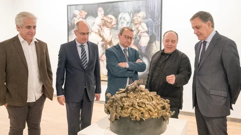 Carlos García Carbayo, Javier Iglesias y Luciano Méndez, entre otros, en el acto de apertura de la exposición