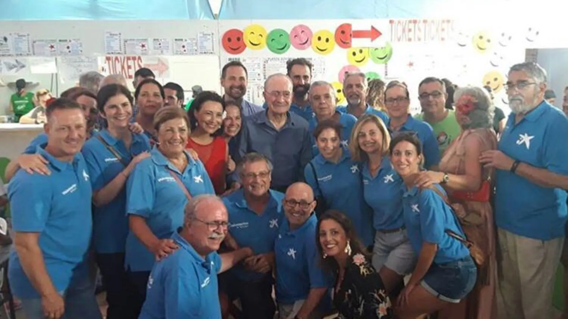 Voluntarios del programa CaixaProinfancia, en Málaga / La Razón