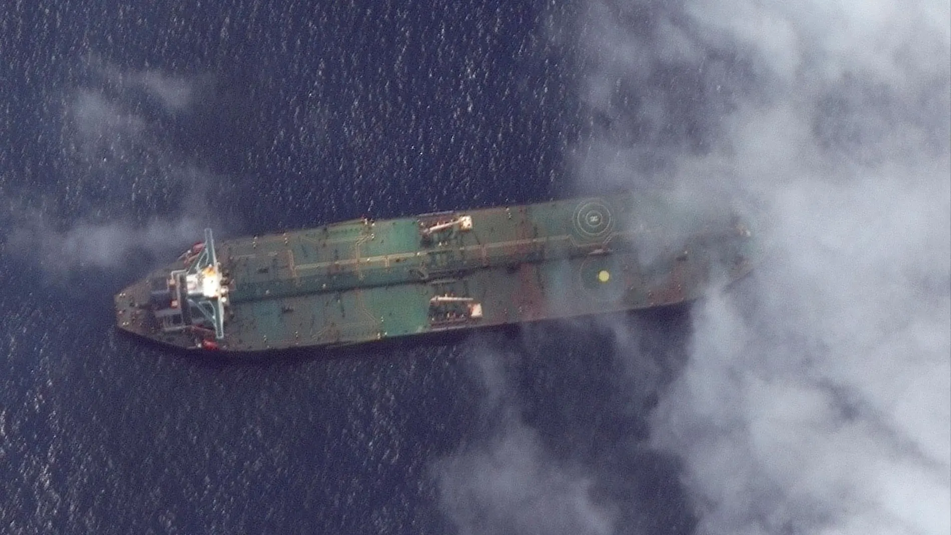 El petrolero “Adrian Darya 1”, junto a la costa siria/Reuters