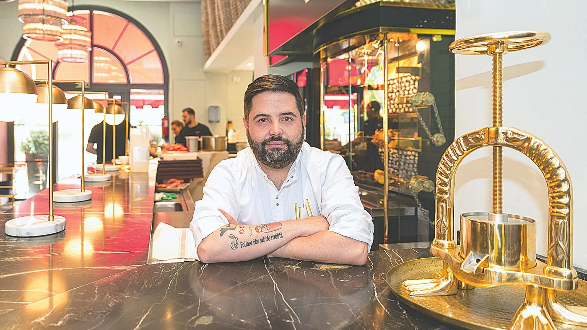 El cocinero, con una estrella Michelin en Lu, Cocina y alma en Jerez, está al frente del que va a ser el restaurante del verano. Foto: Antonio Paz