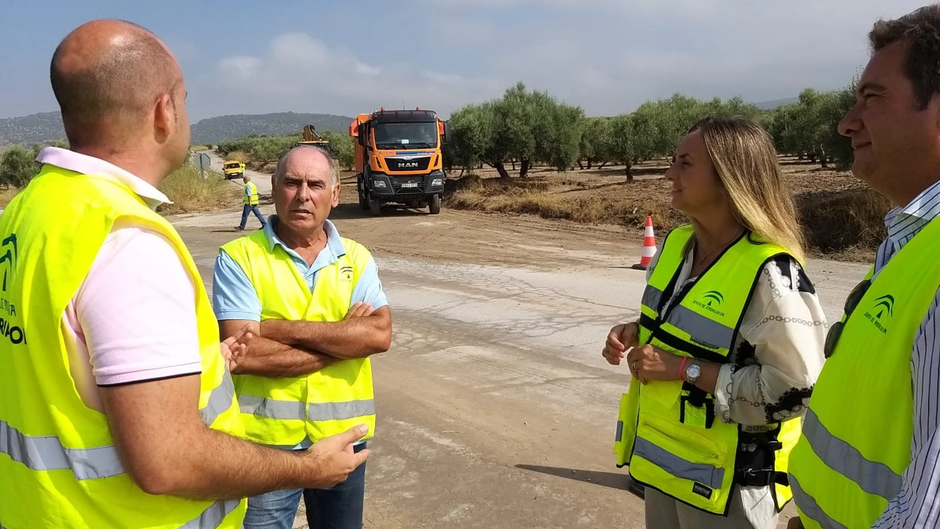 La consejera de Fomento, Marifrán Carazo, visitó la A-353, afectada por las lluvias /Foto: EP