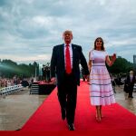 Trump permaneció ajeno al revuelo que causó el vestido de Melania