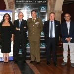 El presidente del Banco de Alimentos de Valladolid, Jesús Mediavilla, junto a la rectora de la UEMC, Imelda Rodríguez, y el general Rivas Moriana, entre otros premiados