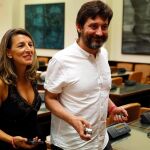 El secretario de Movimientos Sociales de Podemos, Rafa Mayoral, acompañado de Yolanda Díaz, de En Marea, dos de los posibles “ministrables”. EFE/ Paco Campos