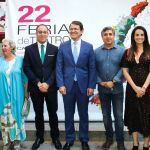 El presidente de la Junta, Alfonso Fernández Mañueco, junto al consejero de Cultura y Turismo, Javier Ortega, y el presidente de la Diputación de Salamanca, Javier Iglesias, entre otras autoridades