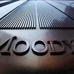 Cartel de la agencia de calificación crediticia Moody's / Foto: Reuters