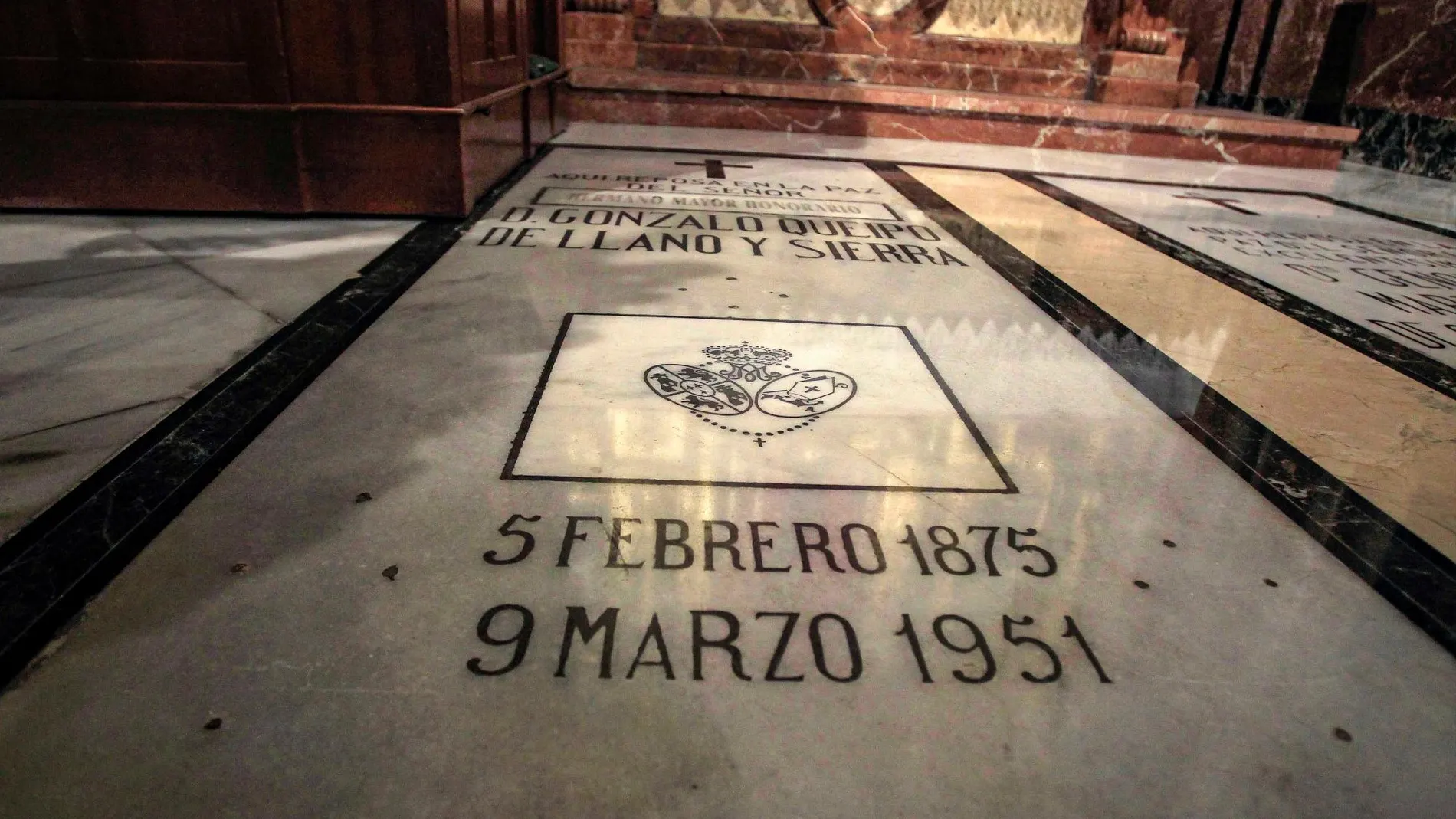 Tumba de Queipo de Llano en la basílica de la Macarena de Sevilla /Foto: Manuel Olmedo