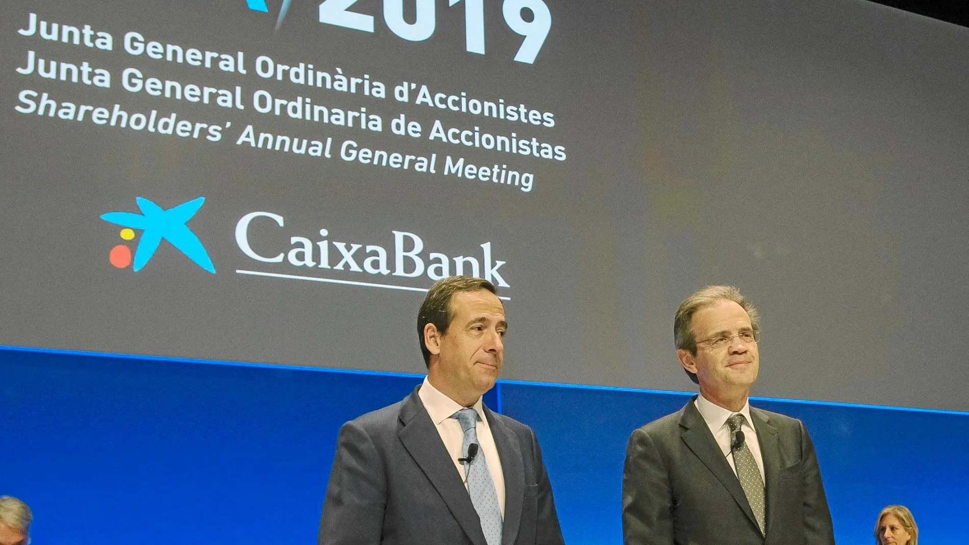 El consejero delegado de CaixaBank, Gonzalo Gortázar, y el presidente de la entidad, Jordi Gual