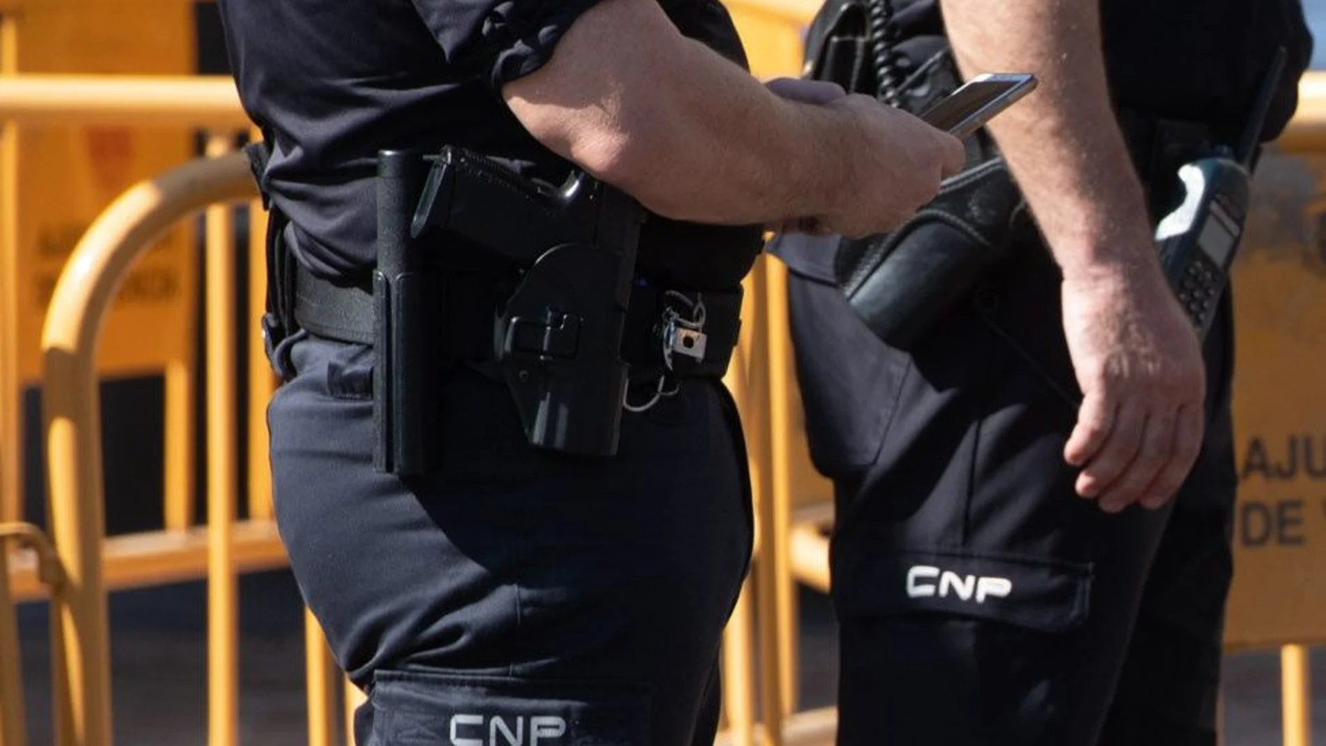 Detenido un policía nacional por encañonar a su pareja