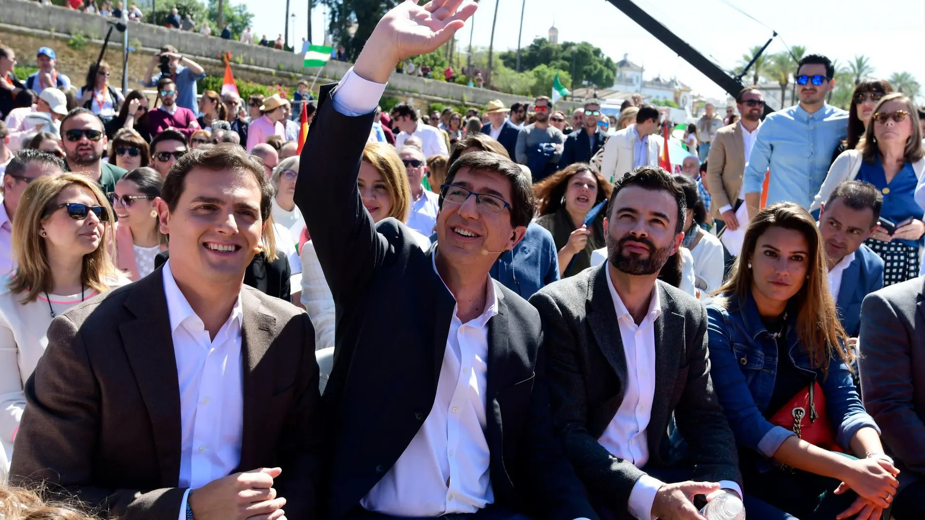 Albert Rivera junto a Juan Marín, entre otros, en un acto electoral / Foto: Ke-Imagen