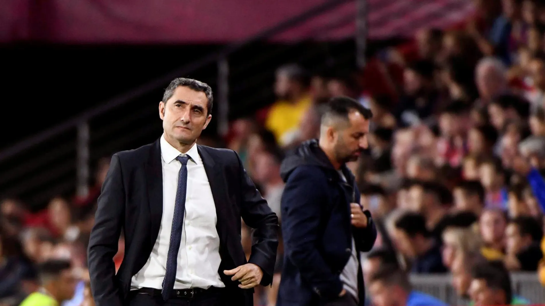 [GRAF6470. GRANADA, 21/09/2019.- El entrenador del Barcelona Ernesto Valverde (i) y el entrenador]