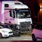 Alemania investiga como atentado terrorista el choque de un camión robado contra ocho coches en Limburg/Foto: Reuters