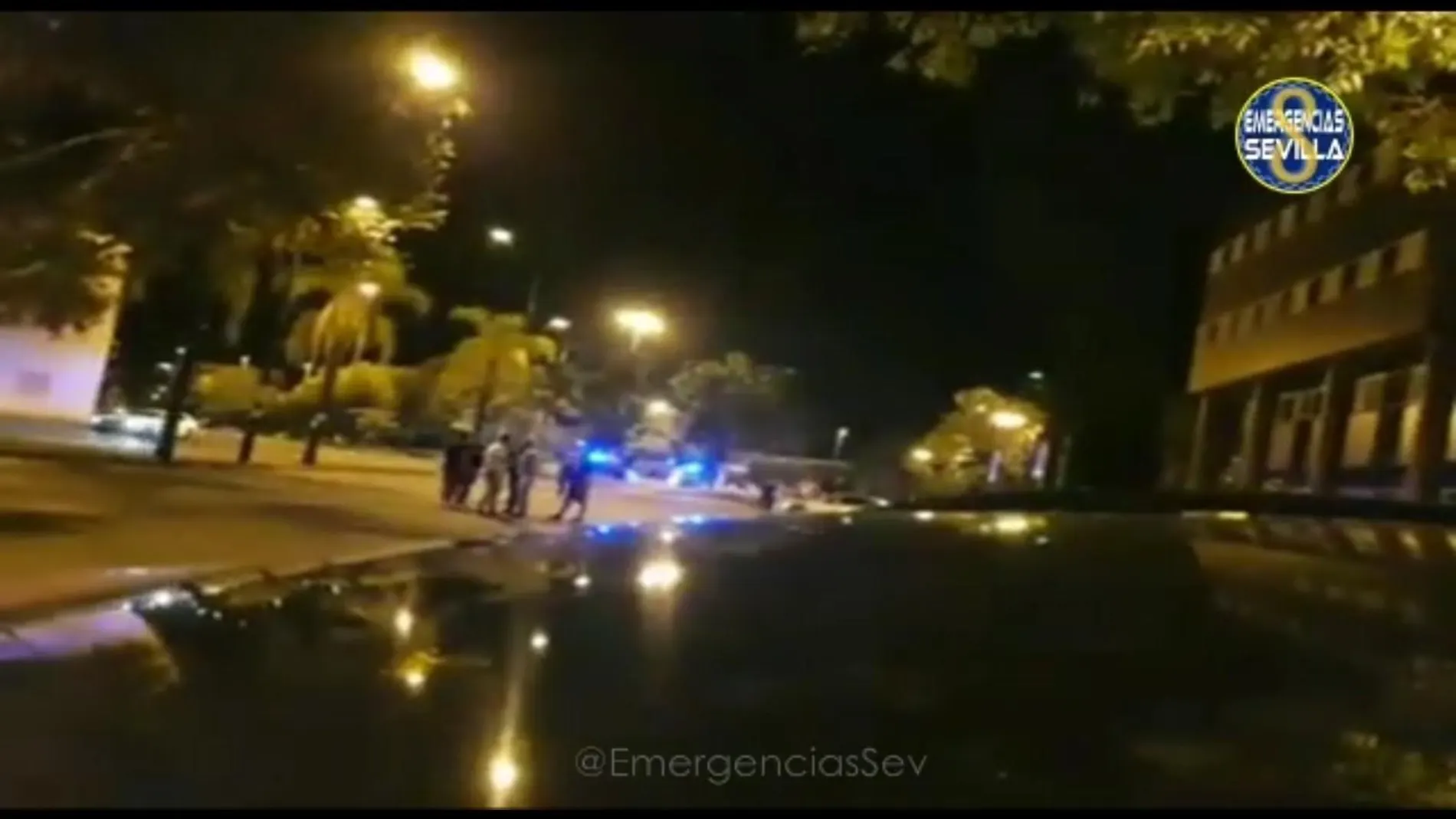 Detenido un motorista sin carné en Sevilla tras participar en una carrera ilegal donde atropelló a dos policías / EP