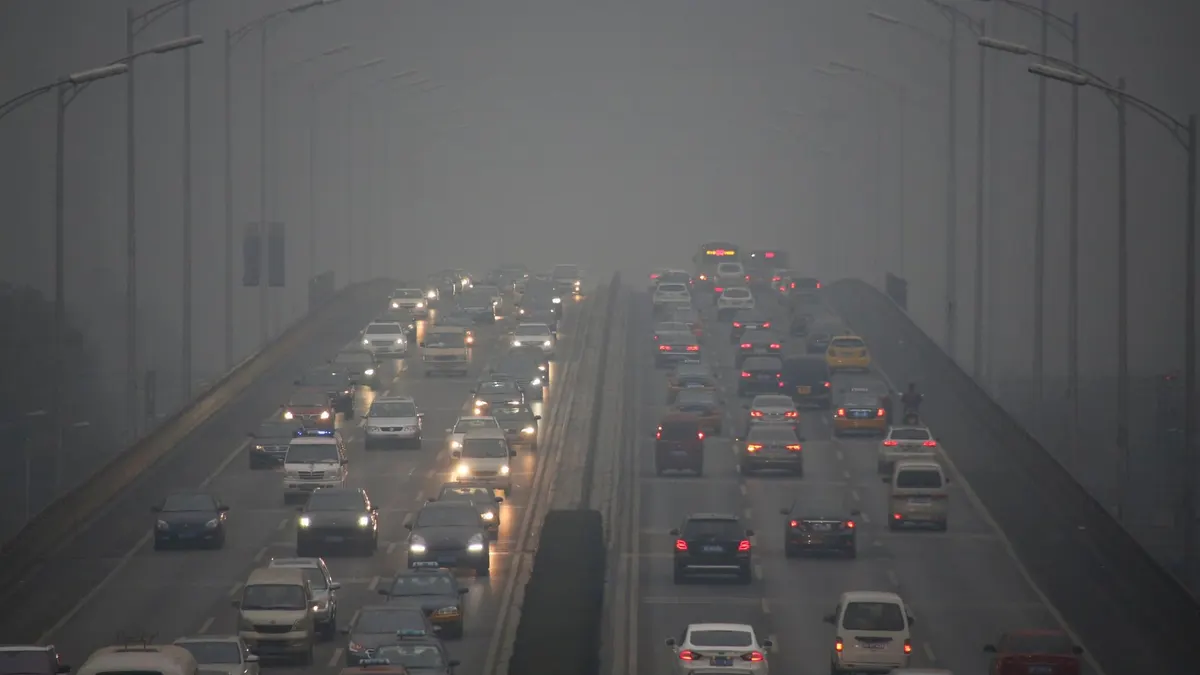 La lluvia de ayudas de Pekín a los coches eléctricos chinos suma 231.000 millones