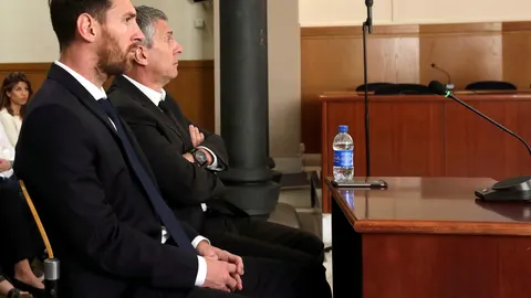 Messi y su padre, en el juicio por delito fiscal que se celebró en Audiencia de Barcelona