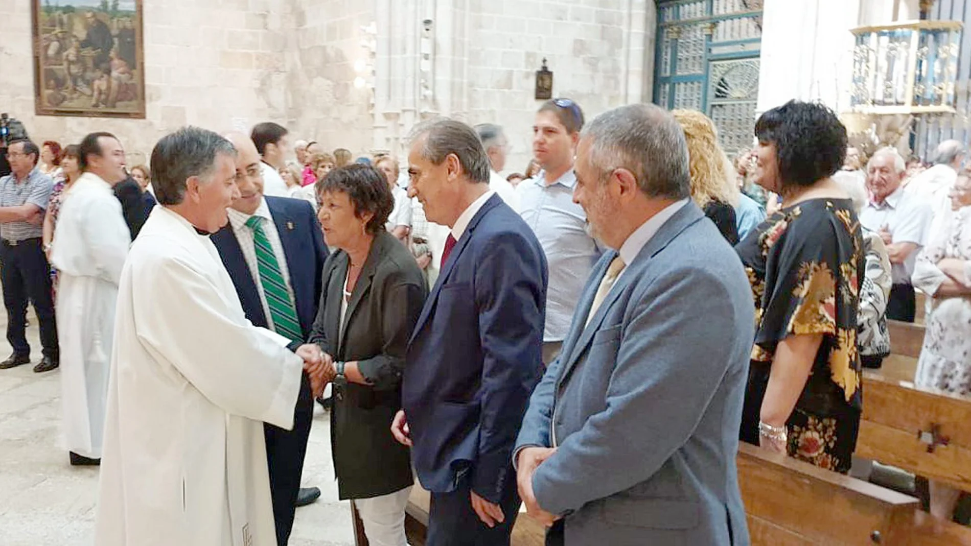 La delegada del Gobierno en Castilla y León, Mercedes Martín, participa en las fietas de San Agustín, en La Vid (Burgos)