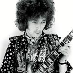 Eric Clapton comenzó a ser reconocido como un gran guitarrista a los 18 años, cuando entró en los Yardbirds