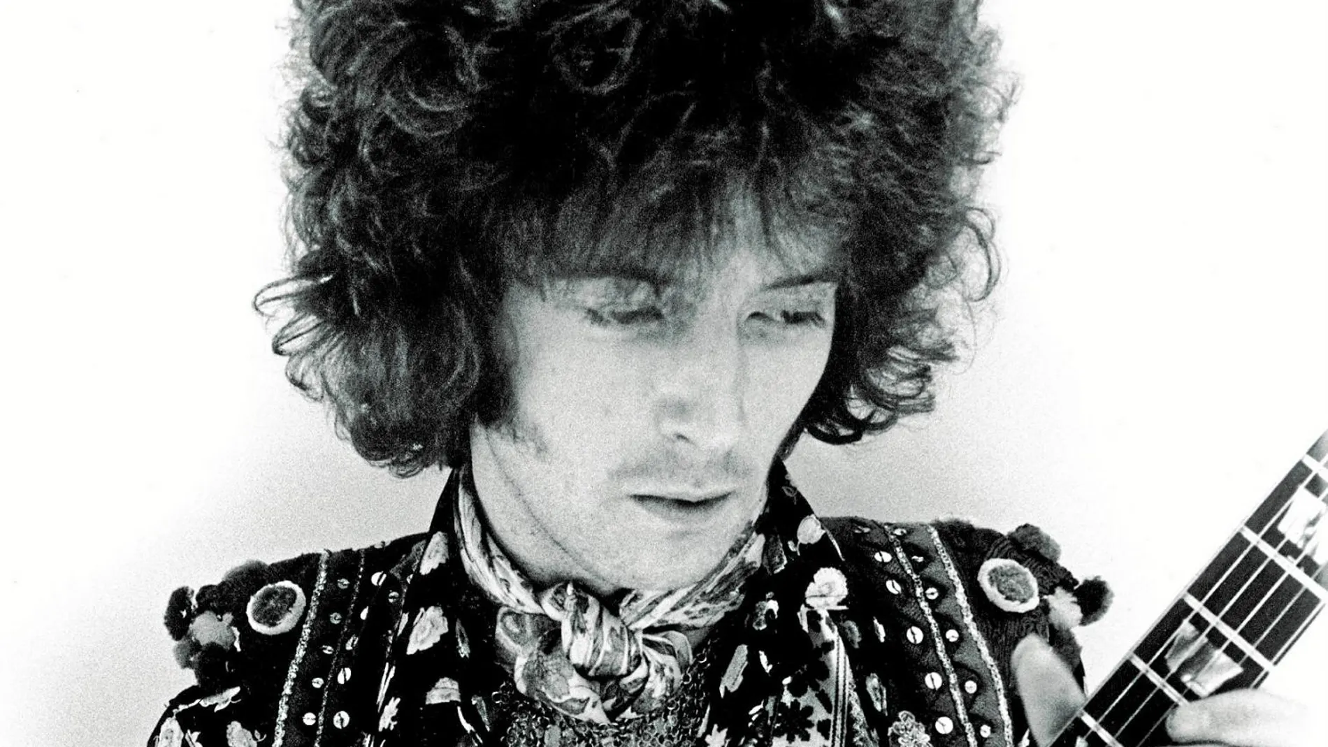 Eric Clapton comenzó a ser reconocido como un gran guitarrista a los 18 años, cuando entró en los Yardbirds