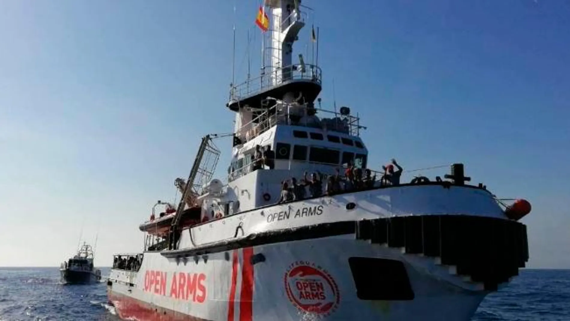 Italia ofrece traer el "Open Arms"a Baleares si España retira la bandera del barco