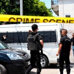 Cordón de seguridad alrededor del lugar donde se registró un atentado suicida contra un vehículo policial en Túnez (Túnez) /Efe
