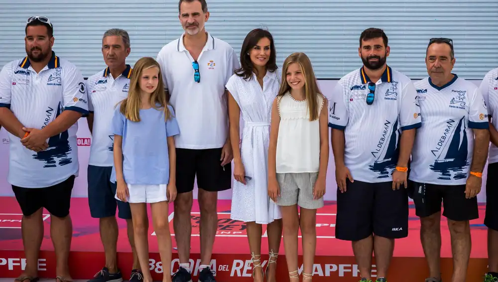 38 Edicion de la Copa del Rey MAPFRE de vela, que se celebra en la Bahia de Palma de MallorcaLos Reyes de España, Felipe VI y Letizia Ortiz y las Infantas Leonor y Sofia a su llegada al Club Nautico de PalmaPosando con Discapacitados (Aldebaran)