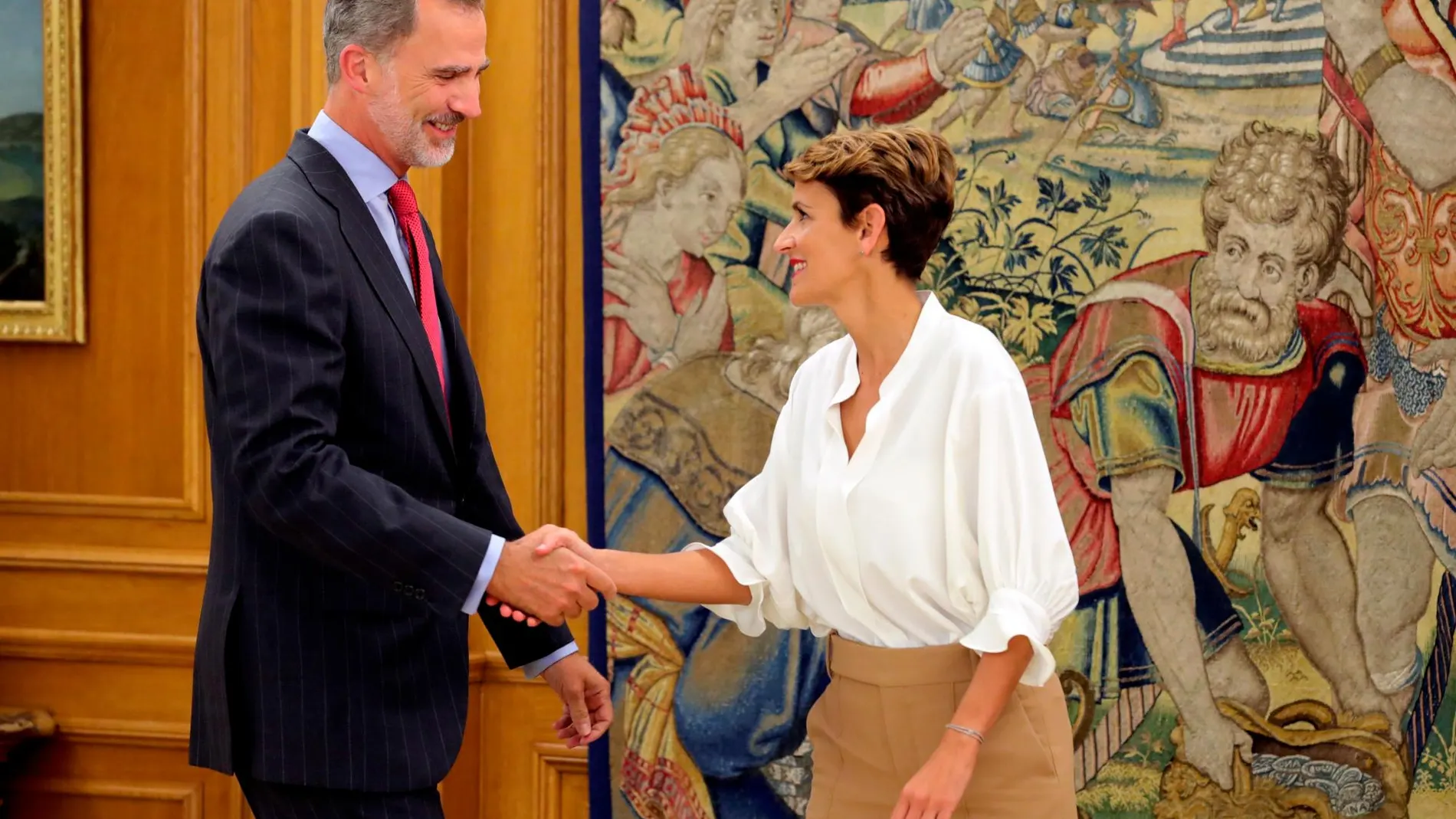 El rey Felipe VI recibe en audiencia a la presidenta del Gobierno de Navarra, María Chivite, este martes, en el Palacio de Zarzuela, en Madrid