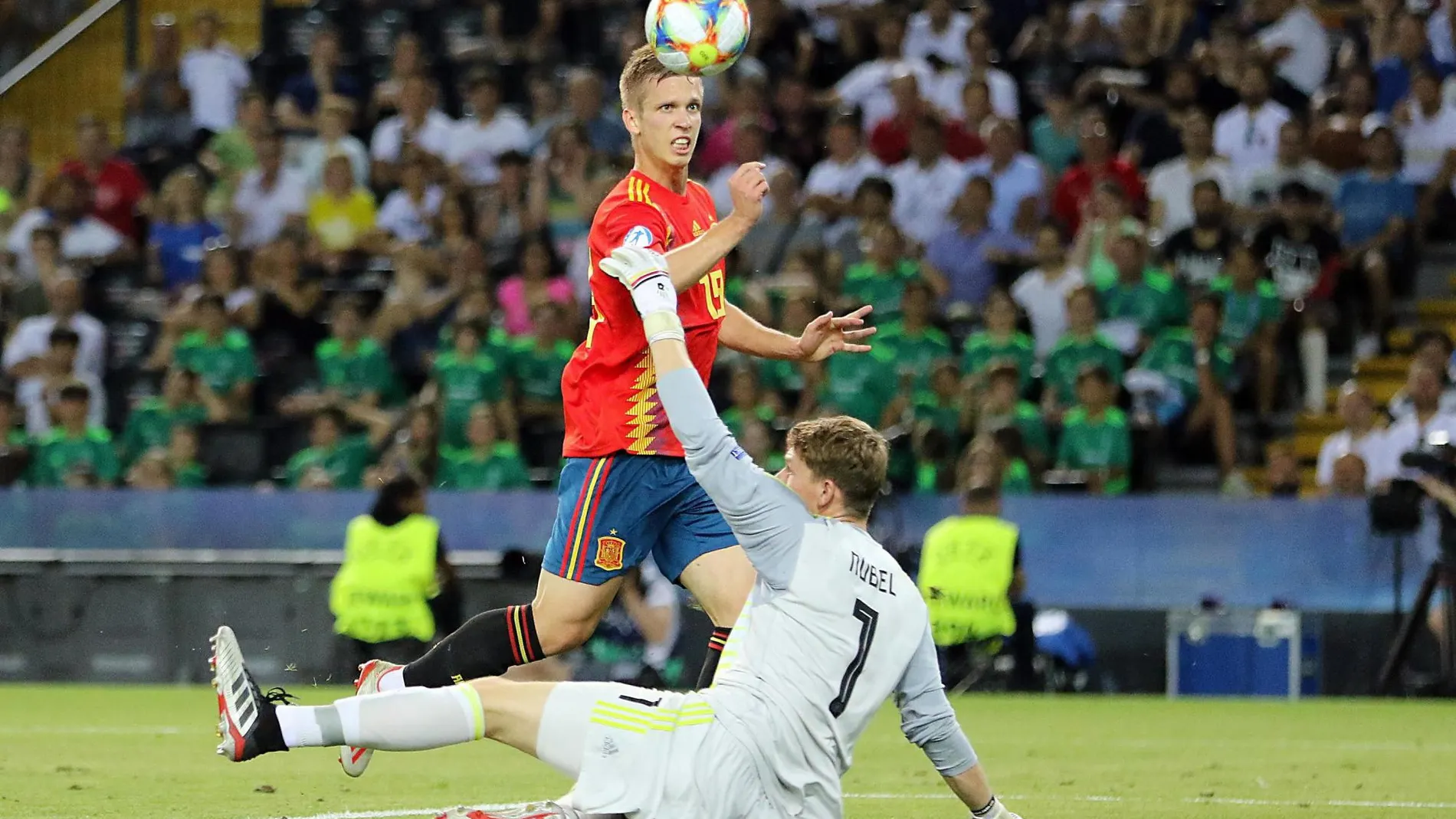 Dani Olmo anotó el segundo tanto de la selección española en la final del Europeo sub-21