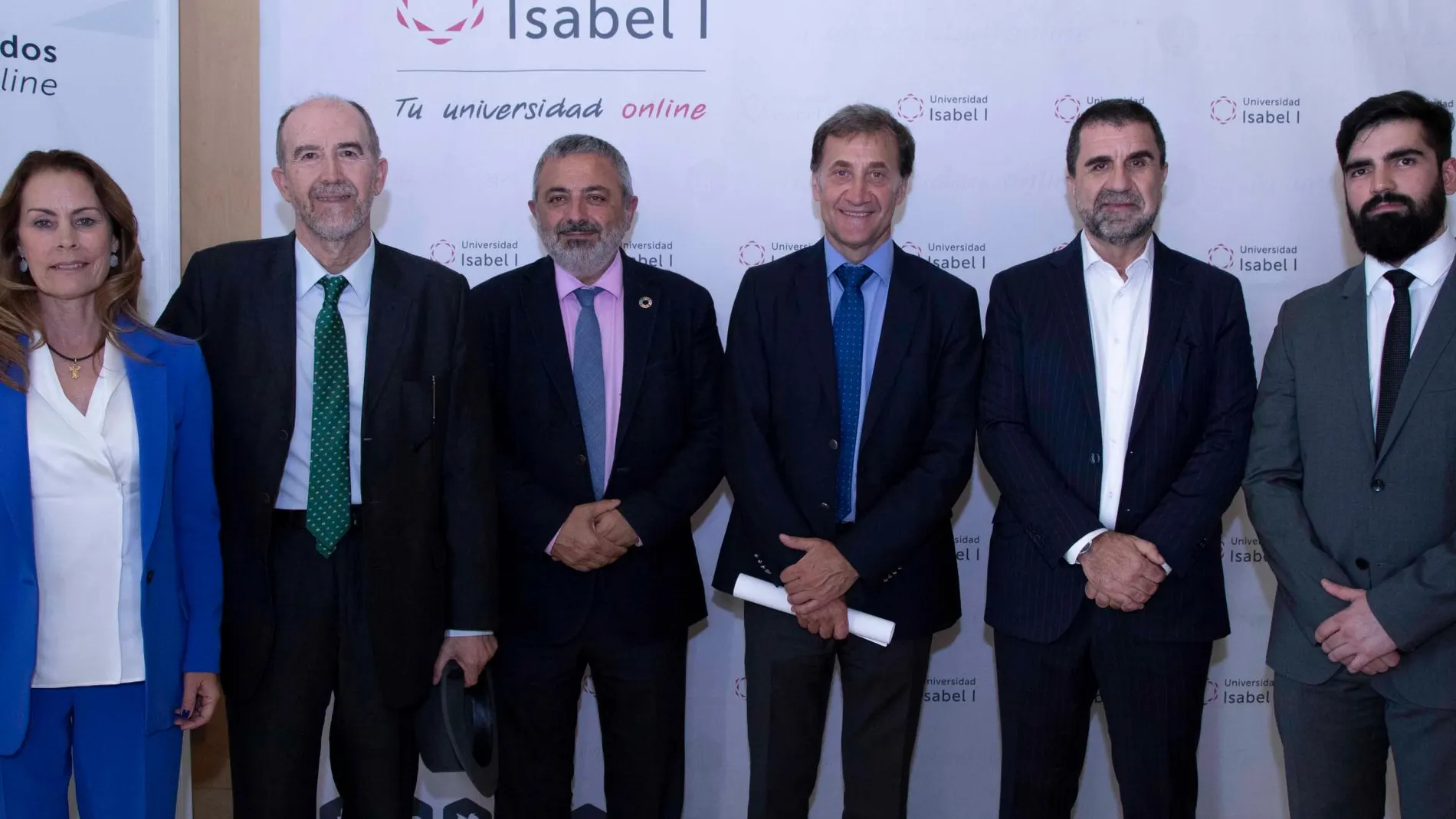 El rector de la Isabel I, Alberto Gómez Barahona, entre otros, durante la presentación de ambos proyectos