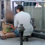 un estafador en el aeropuerto de Barajas pidiendo dinero